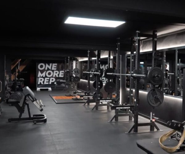 ProFit-Gym-Fitness-Apeldoorn-Centrum-squatrek-1000x559