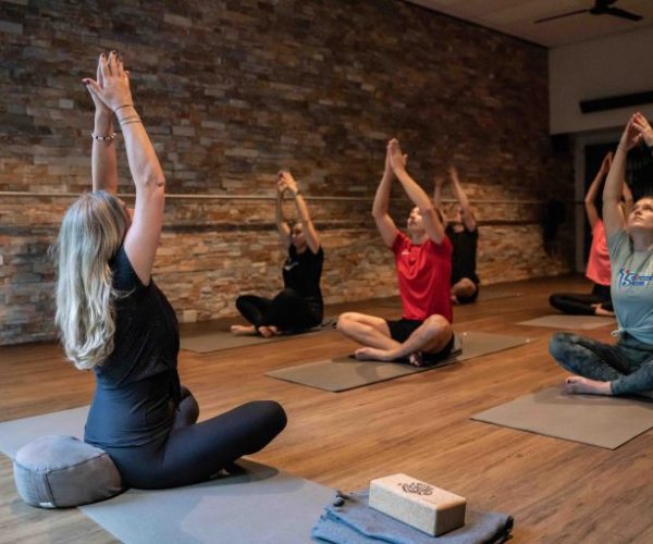 Yoga-Hoorn-1-768x512-1